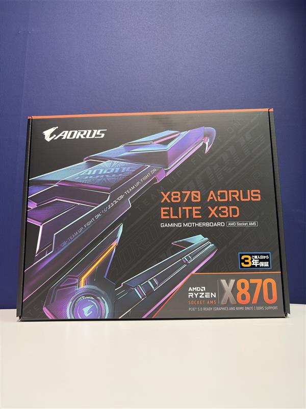 dospara_nanba's tweet image. 【新商品入荷情報】

本日「#GIGABYTE X870 AORUS ELITE X3D」を入荷いたしました‼️
X3D turbo mode２搭載のマザーボードにブラックモデルが登場✨
GIGABYTE独自技術でさらにゲーム性能を引き出します！
#自作PC #PCパーツ #ドスパラ