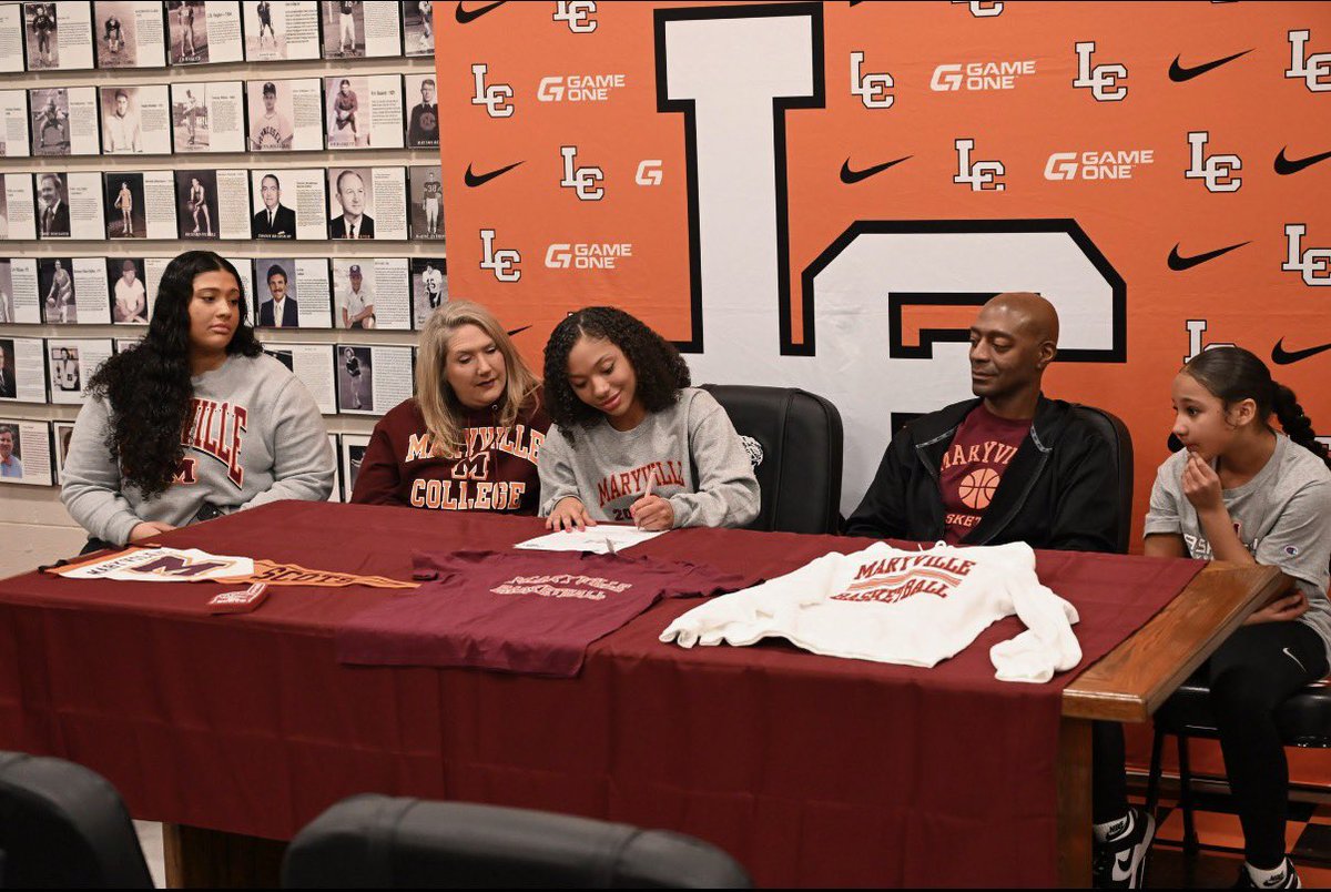 Kara Gresham tweet media