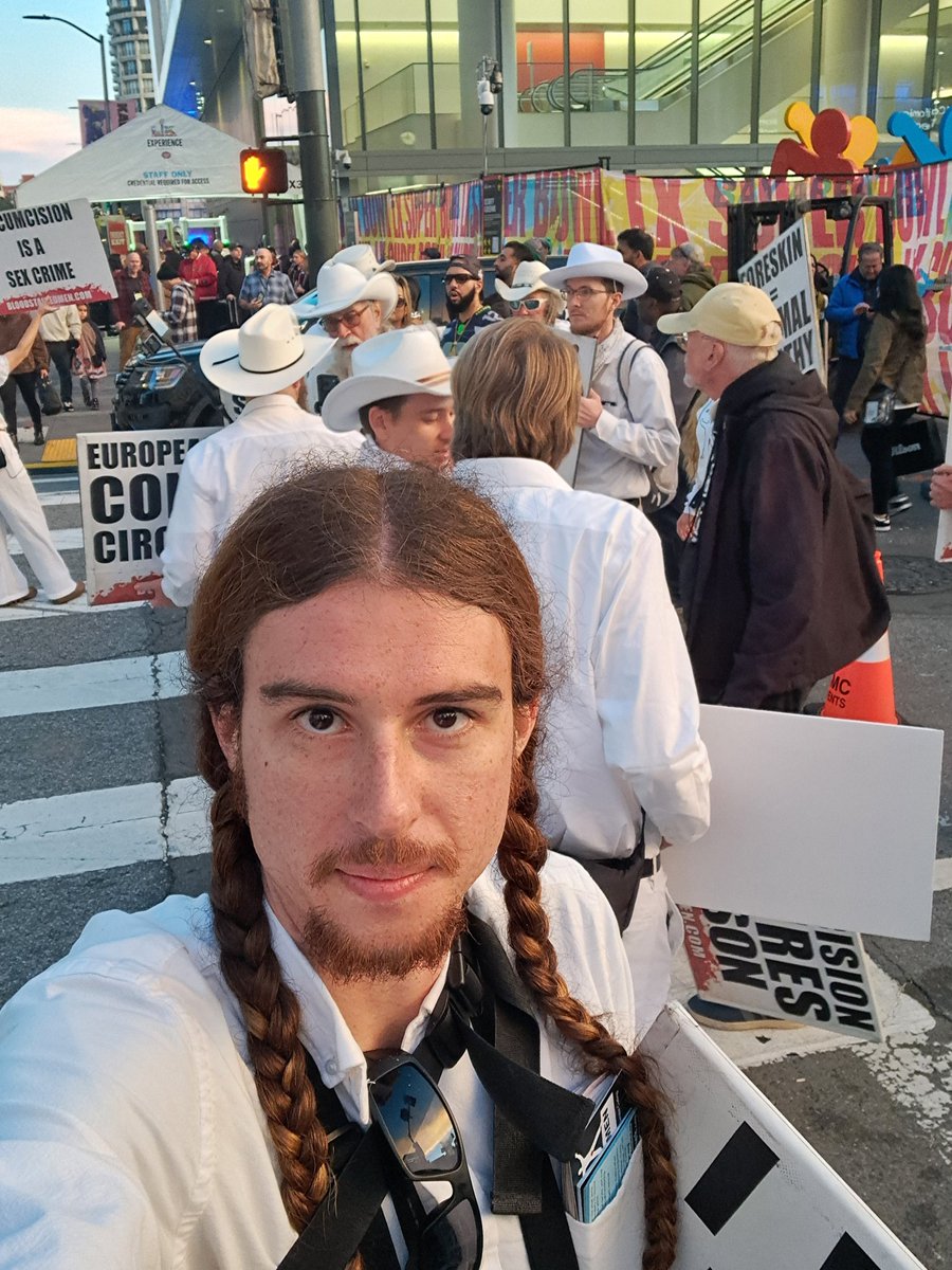 intacticorn's tweet image. Another day protesting #circumcision with @BloodstainedMen and friends in #sanfrancisco! #i2