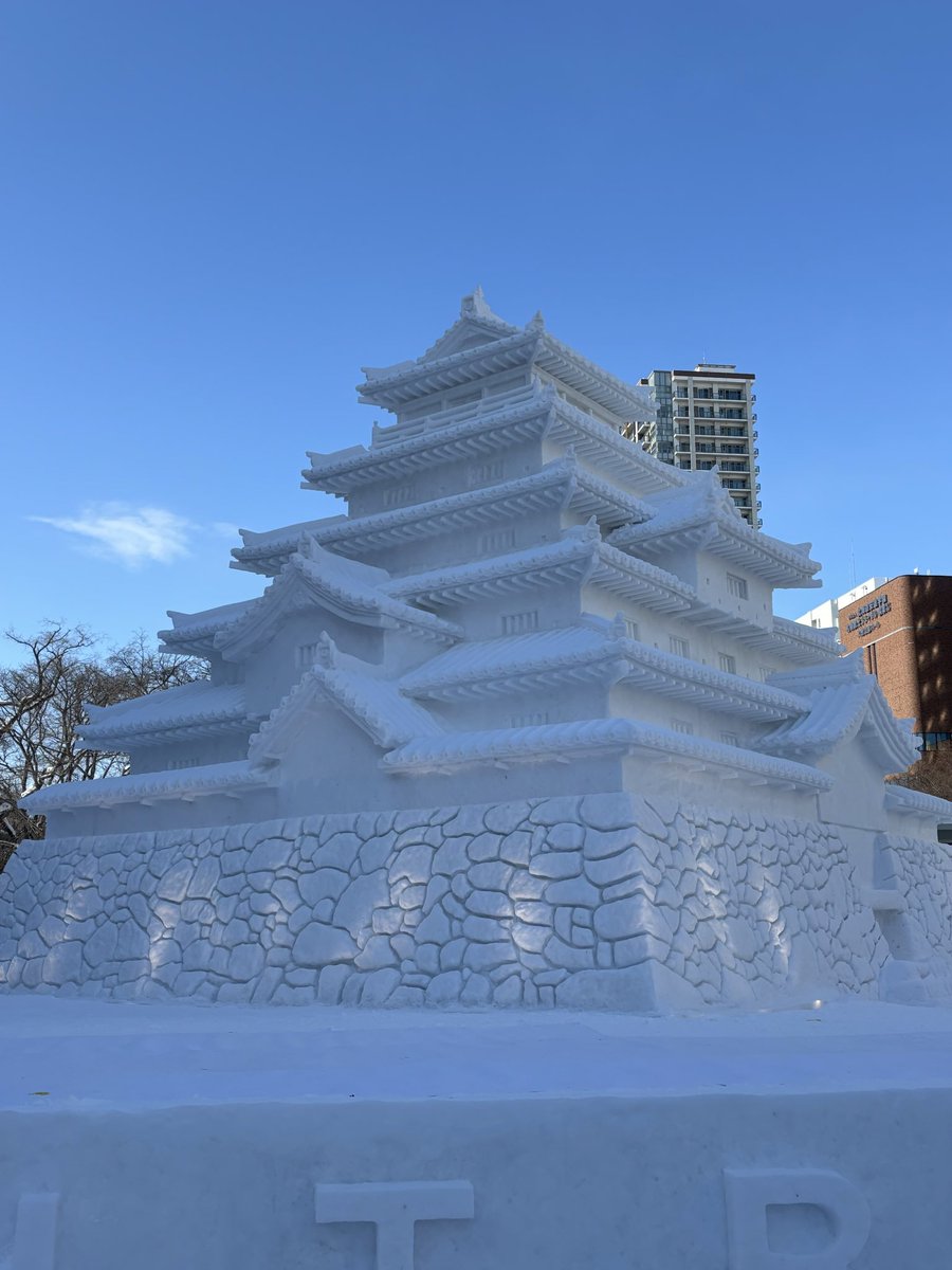 cbk530's tweet photo. I’d been wanting to see the Sapporo Snow Festival for a long time.There were tons of incredible snow sculptures. I’m so glad I came! https://t.co/Hfjj6jUOu1