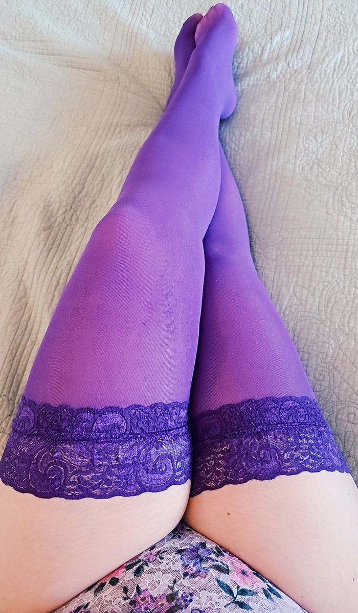 Jaggypie's tweet photo. Happy #SaturdayStockings! 💜 https://t.co/vhgNGd4wh9
