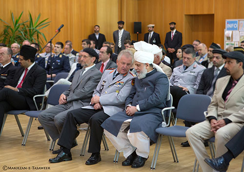nematsrb's tweet photo. Islam teaches Muslims to be loyal, law-abiding, and sincere citizens of their nation, regardless of faith or ethnicity.
Address by #MirzaMasroorAhmed at German Military Headquarters.
#IslamAhmadiyya_LoveForNation https://t.co/5KJOj3o939