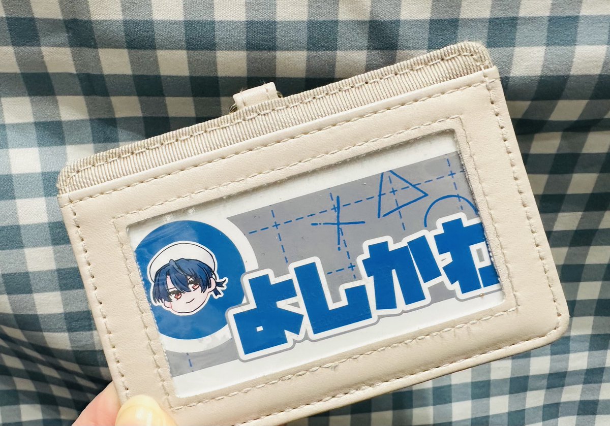 yskw4444's tweet photo. 今日名札作ってきたんですよ〜 https://t.co/UB1MvYYEIK
