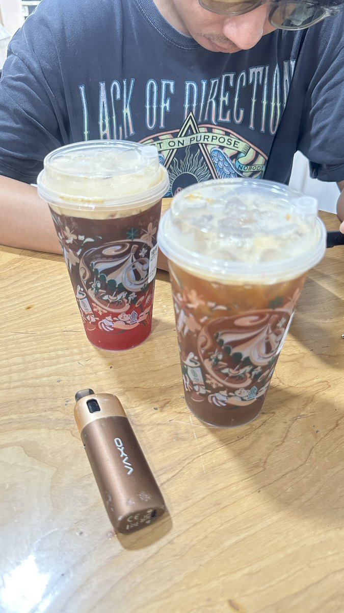 ass2tea's tweet image. Kalian tim manuka berry americano atau peach americano?