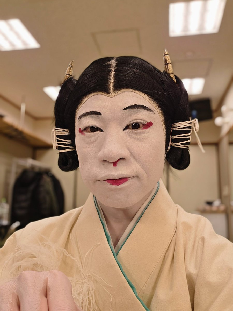 shojikazuki's tweet photo. 博多座にて
『あらしのよるに』
昨日無事に初日あけて本日
2日目！

今日も頑張ります🐐 https://t.co/L5a0mILyYW