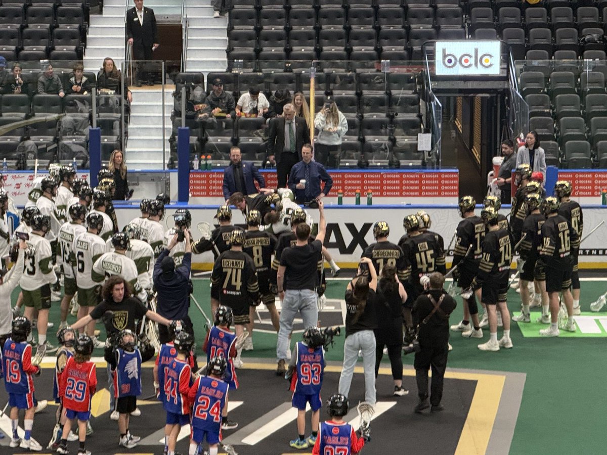 Garrettness's tweet image. Warmup fight just happened in Vancouver