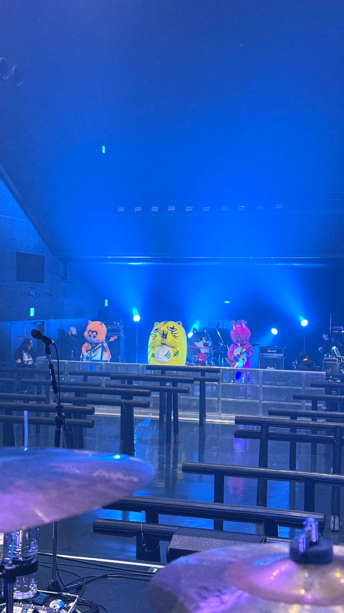 肉球ポコポコ団のリハを対岸から観てるけど既に最高