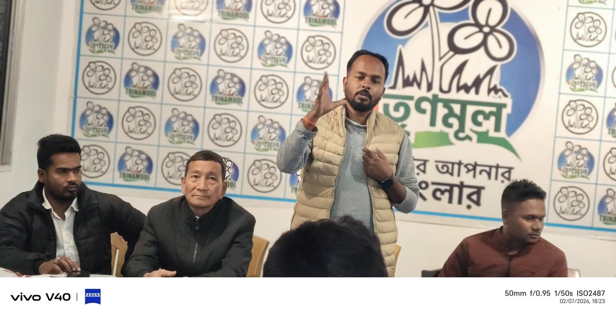 AITCakashH's tweet image. Malangi Anchal TMYC REVIEW meeting under Kalchini Assembly held successfully ✊
From Anchal to booth, TMYC will be more aggressive against SIR injustice.
No silence — people’s rights first.
#TMYC #Kalchini
@AITCofficial @MamataOfficial @abhishekaitc @JitBiswas5730 @DebjitOfficia
