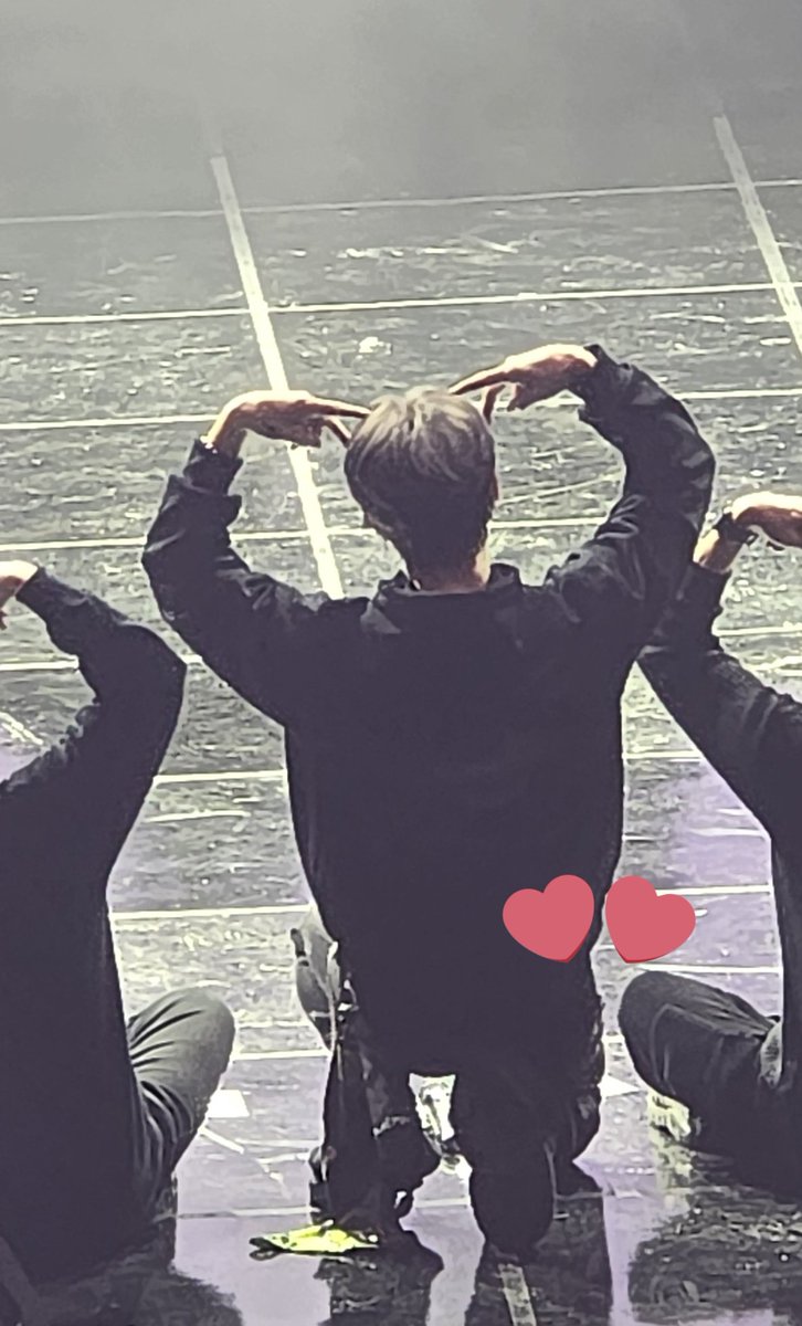 sool_JJ's tweet photo. 양일 현장에서 즐기고 헬라 리플레이로 두번 즐기고 너무  행복한 생일 주간(?)
진짜 헬라가 있어서 여운 길게~~ 느낄 수 있어서 너무 행복합니다💚
#hellolive_KIMJAEJOONG https://t.co/rkwosiCrd9