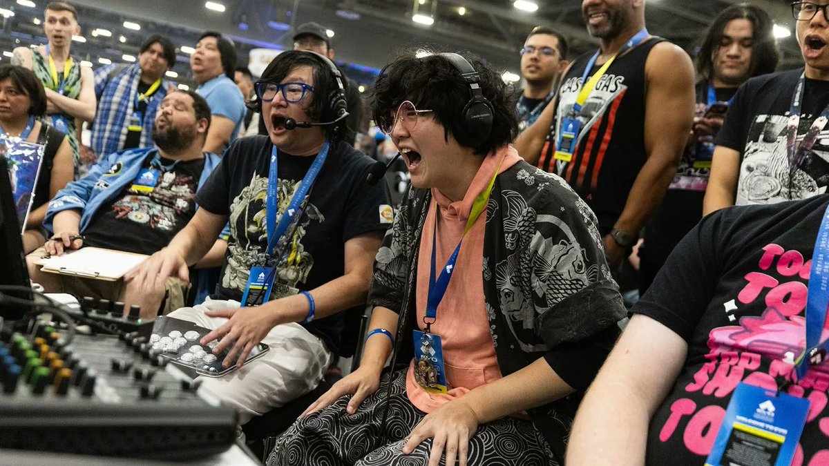 Hello friends

Sabin's plans for the summer: hosting BYOC #SOULCALIBUR VI tournaments!

Combo Breaker <a href="/COMBOBREAKER/">COMBO BREAKER</a> May 22-24 --  start.gg/ait2026

EVO <a href="/Evo/">Evo</a>  June 24-26 -- Registration to come! 

hope to see y'all there. :)
(photo of the boys from the Evo website)