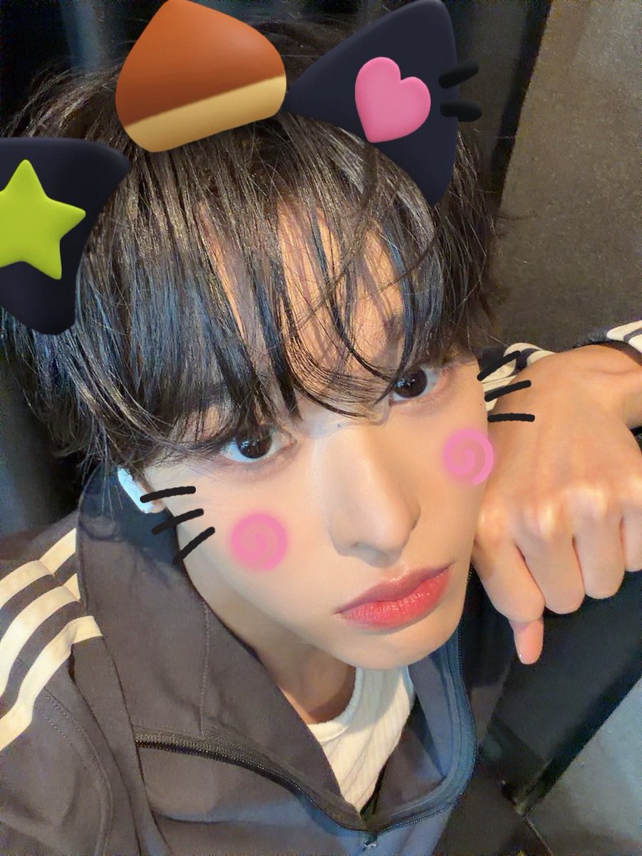 kulkulli_0628's tweet photo. 리쿠리🐈‍⬛ https://t.co/2NkVGHDQ4D