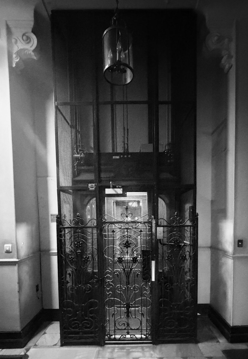 Alonein43672278's tweet image. #photography #blackandwhite #elevator