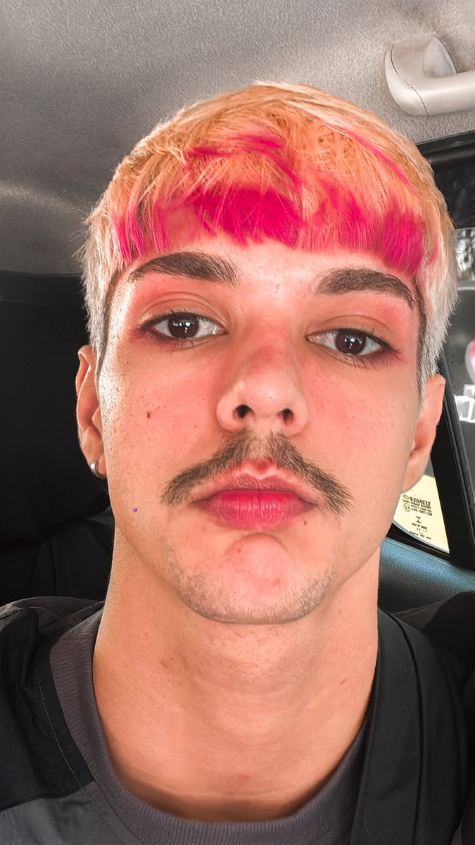 MadyBeeong's tweet image. O guri / o kpeta de bicha feia