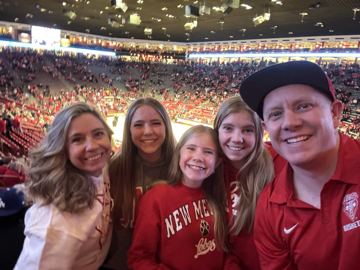 jaredbridge's tweet photo. #letsgolobos #beatboise https://t.co/xo95P21gQd
