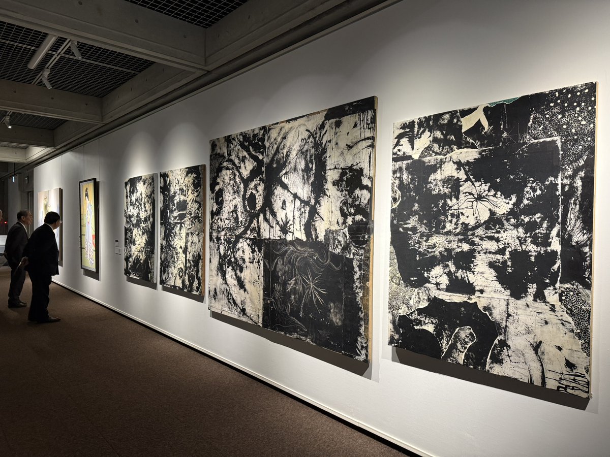KouhouOua's tweet photo. 【展覧会情報】本日より『大阪芸術大学  卒業制作展 2026』がスタートしました！ ぜひお越しください！
会期：2026年2月8日（日）～15日（日）
会場：大阪芸術大学
時間：11:00～17:00
https://t.co/DUGWVzlE7d https://t.co/OrqYwlTY6E