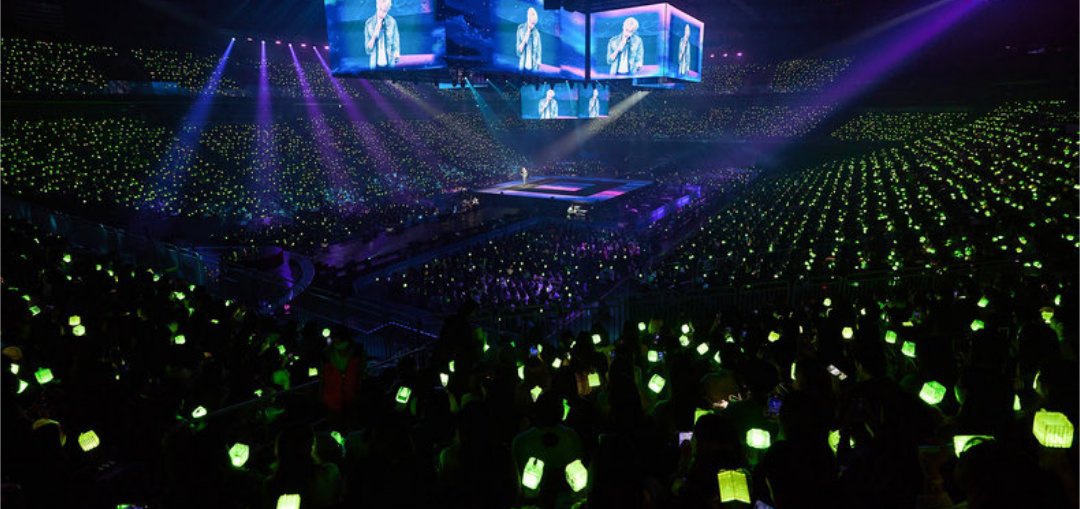 AboutDoyoung21's tweet photo. DOYOUNG’s concert YOURS at Inspire Arena, with 33,000 attendees, is the 2nd largest concert ever held at Inspire.

He broke this record just 2 years after his solo debut, even during Chuseok. He became the 3rd solo artist to perform there and the 1st soloist to do a 360° layout. https://t.co/VGjT6zDZfN