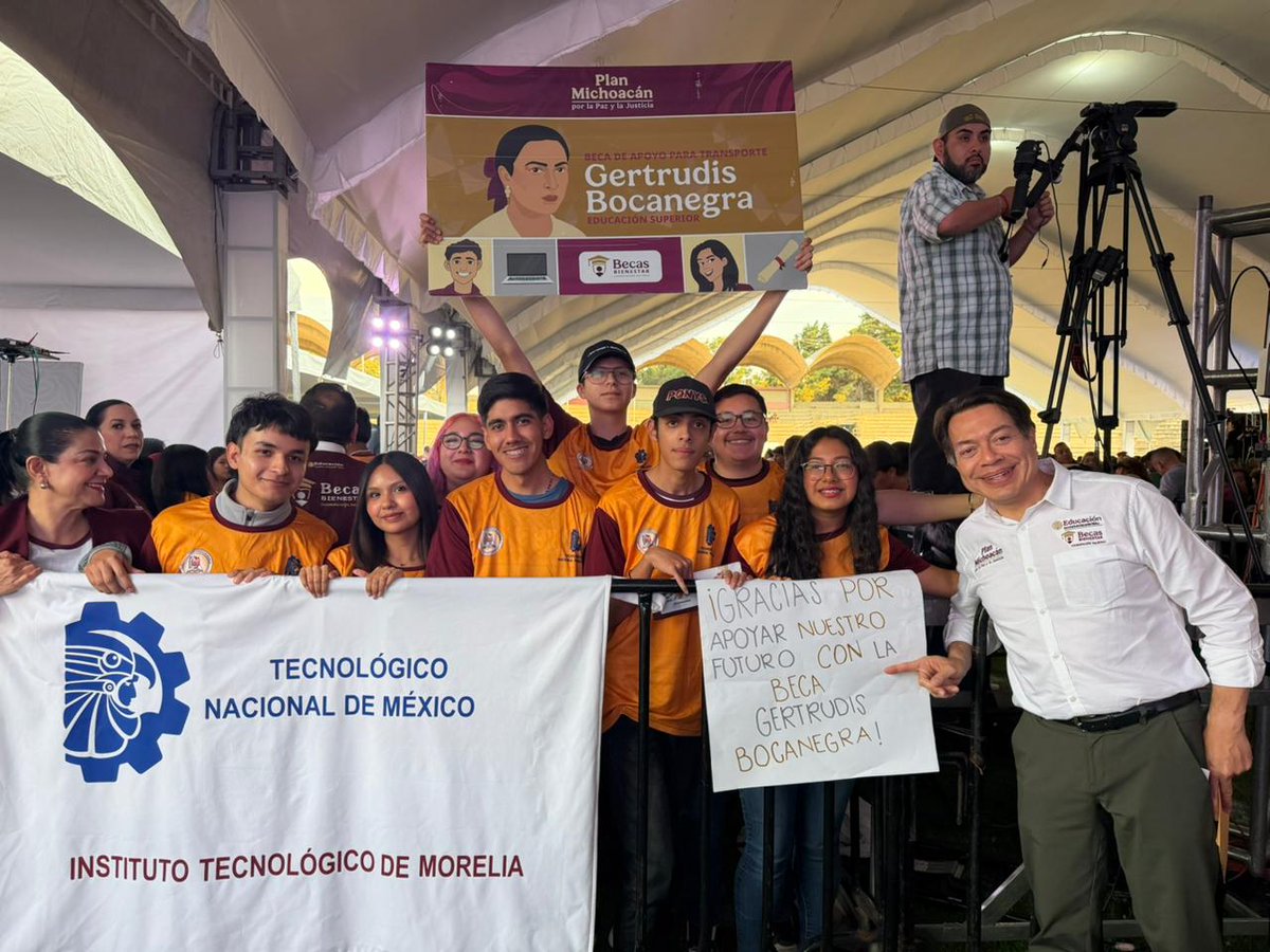 #TuSecretarioInforma🗞️ | El maestro <a href="/mario_delgado/">Mario Delgado</a> señaló que en Michoacán se destinarán 5 mil 500 millones de pesos en Becas para el Bienestar, siendo el único estado con apoyo educativo continuo desde nivel básico hasta superior. 💵🪙

Destacó que la beca Gertrudis Bocanegra