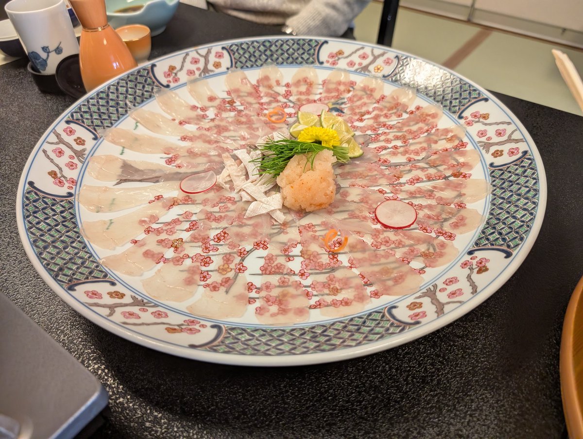 トンピ～ tweet media