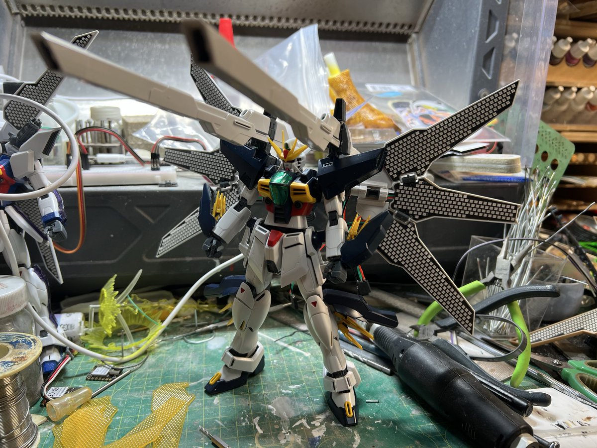 LED&Gundam tweet media