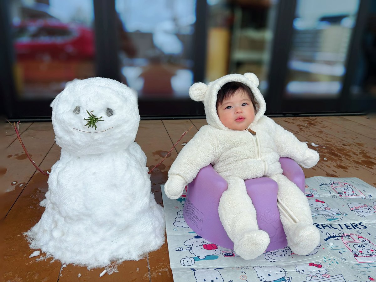 朝から長女と雪遊び🥶雪だるま2体⛄️笑