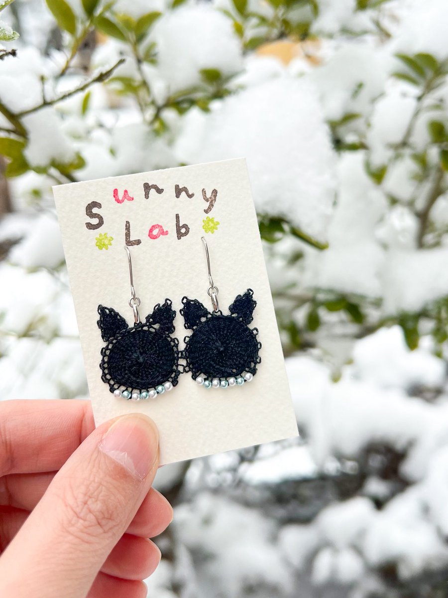 新作が生まれた日に降った雪
パールの首輪のおめかしネコさん