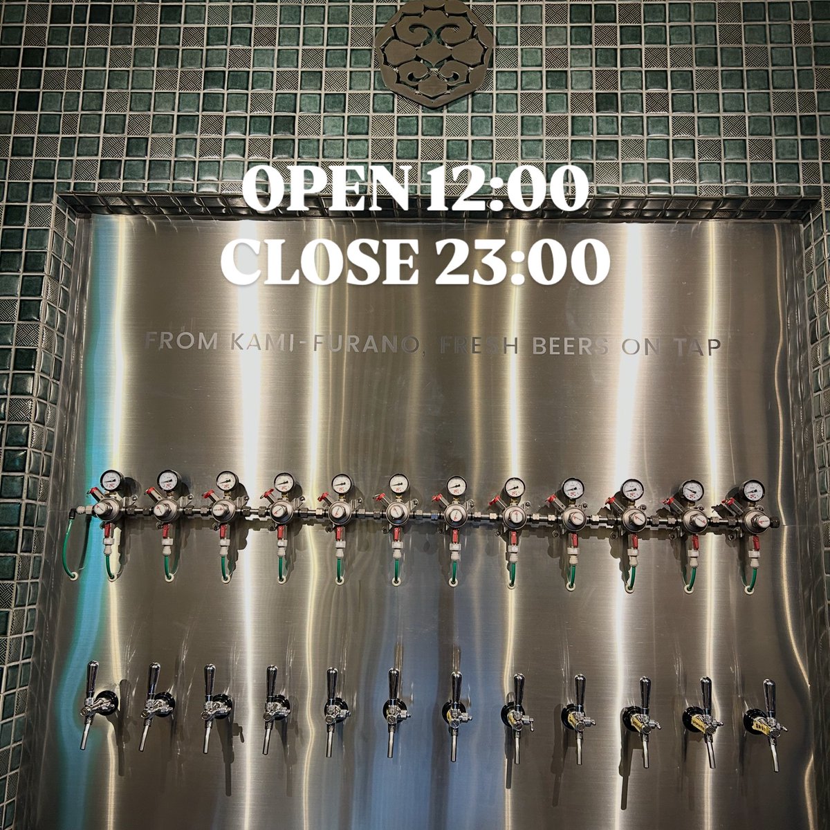 本日12時オープン！
ハシゴ酒にぴったりな青空ですね🌞✨

Pilsner、American IPA、Grape Sour Aleなどなど、本日も12種液ご用意してます🍻

昼飲み、夜飲みに是非☺️
それではご来店お待ちしております！