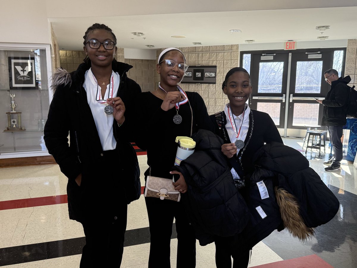 Armstrong_BCMS's tweet photo. BCMS scholars showed up and showed out at today’s FCS Science Fair. We had multiple 1st, 2nd, and 3rd place winners. We also have a scholar advancing to the state fair. Being a scientist is “The Bear Way”. @BearCreekMS @Mathematic_Jem @LewisJustyce https://t.co/rMtLc9evrO