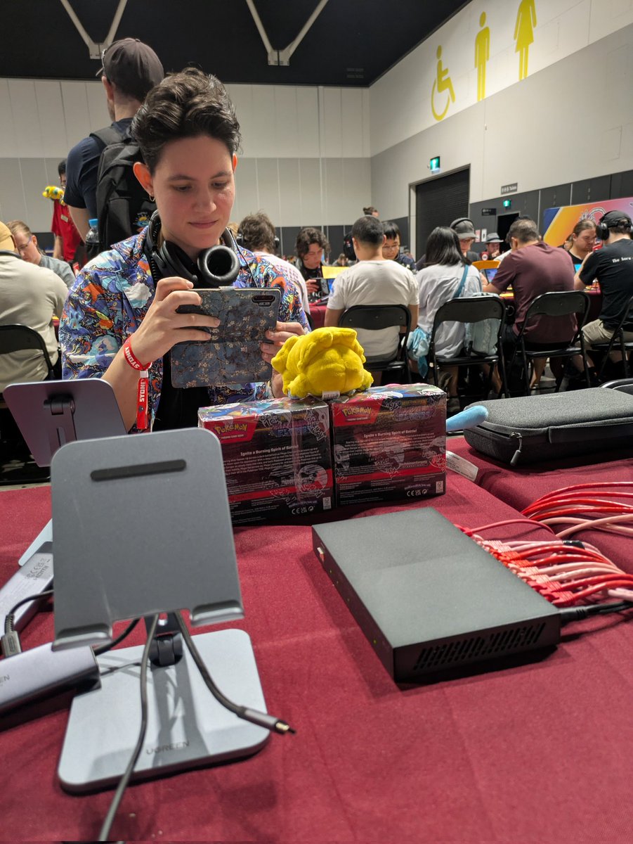 Sky Konsti tweet media