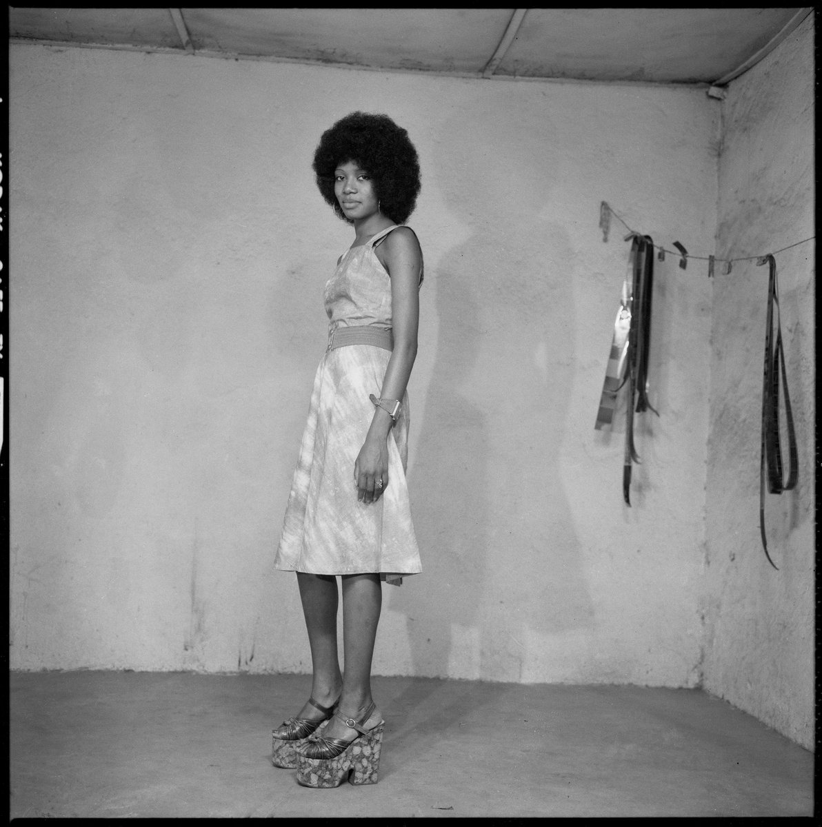 NewYorker's tweet photo. The photographer Seydou Keïta captured the polymorphic consciousness of Mali, formerly known as French Sudan, as it came into its own. https://t.co/aOdFWeBigL https://t.co/CAY0osDGvL