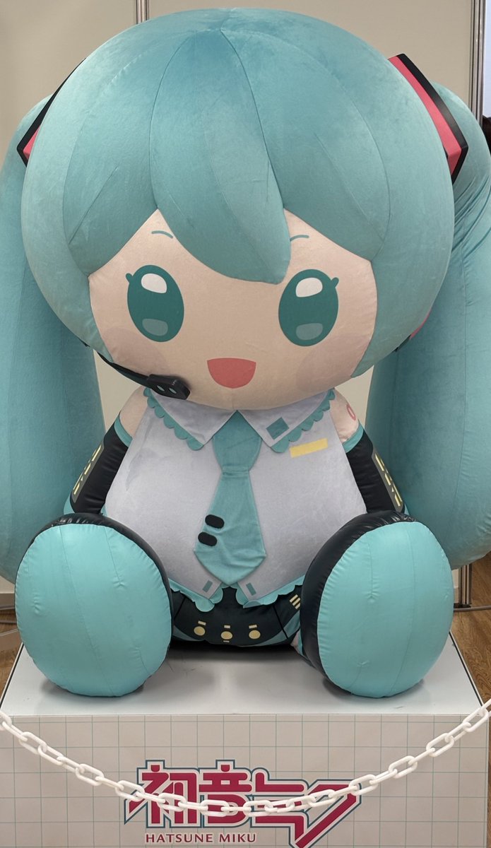 siba1112's tweet photo. 昨日は雪ミク行ってきましたよ、毎年楽しみで親子参加してました。来年もあるといいね。

とりあえず貰えるステッカーは子供の欲しいの揃いました。 https://t.co/qyGkvxGNWc