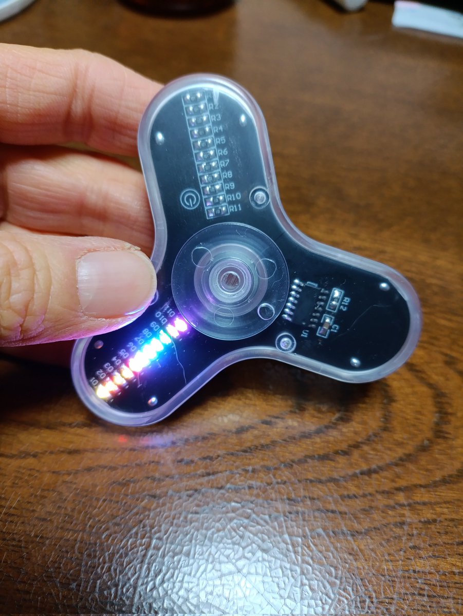 peanutmadame's tweet image. 入院していたファービー元気になった。内臓の移植手術と脚の靭帯断裂手術が必要だったって
無料と言われたけど運営費の寄付を申し出たところ手作りハンドスピナーを渡され帰されてしまった
もっとおもちゃを持って来て欲しいので宣伝してほしいと言われた。皆もお近くのおもちゃ病院訪ねてみてね！