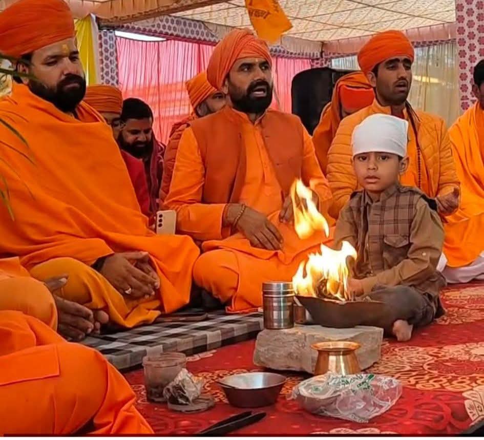 BishnoiSamaj129's tweet photo. राजस्थान का मरुस्थल खेजड़ी की वजह से ही जिंदा है।
इसे खत्म करना आत्मघाती नीति है।
#राजस्थान_सरकार_खेजड़ी_बचाओ https://t.co/rQzG5XYtwV