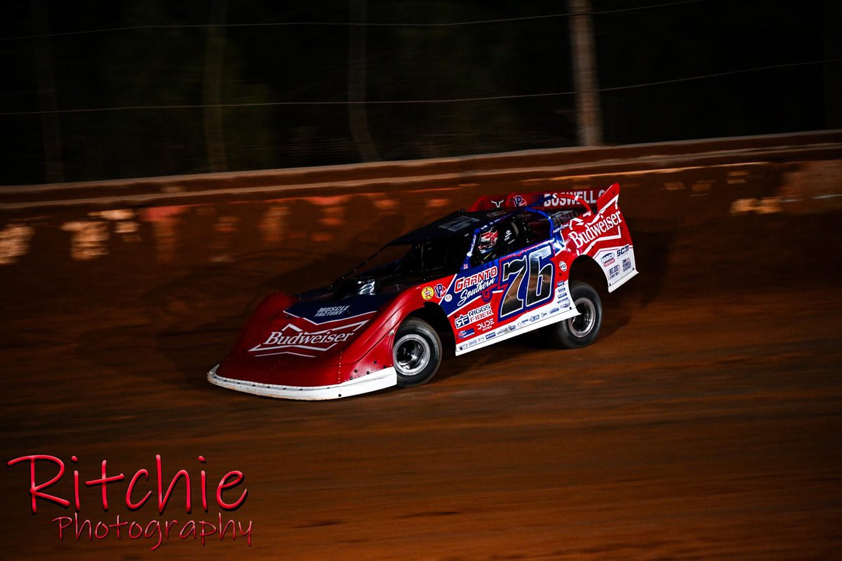 DirtRacingNet's tweet photo. Brandon Overton will go back to back on Saturday night tonight on night two of the Southern All Star Dirt Racing as he will win $25,000 at Screven Motor Speedway
@SASDIRT @ScrevenMSC 

📸Photo Credits: Ritchie Photography https://t.co/k5vY2pMirG