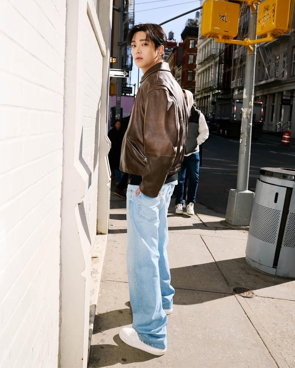 去年の2月にもラストマンの撮影してたって知ると同じ2月にニューヨークで撮ったこの写真はオフのユン捜査官みたいに見えてきちゃう