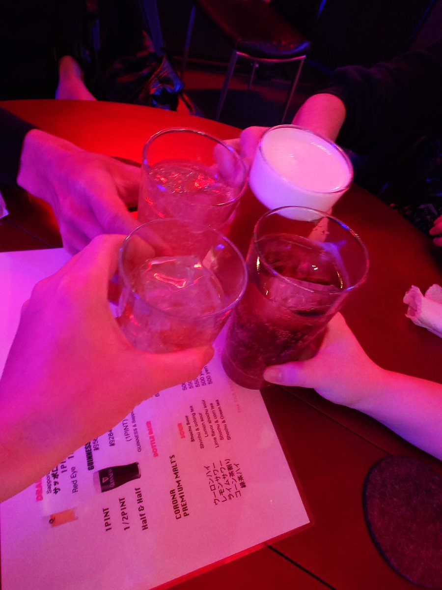 Sea_of_Colors's tweet photo. ＼ᐠ しおからリハでした🦑 ᐟ／

先日の新年初リハでは、4月18日に出演するライブのセトリが出揃いました。全曲通すと息も絶え絶え…本家の偉大さを改めて痛感です。次回のリハからベースのサポート・柚子胡椒さんが参戦してくれるので楽しみですね🍋
#UnluckyMorpheus #あんきも https://t.co/87Nine4SwE
