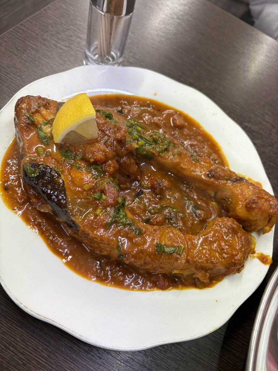 iizimandojo's tweet photo. もう一つの目的だった
新大久保の#サルシーナハラルフーズ

バングラデシュ料理！ブナのカレー！

美味しすぎて感動、、
お店の方と選挙の話とか、バングラデシュの話とかもできて、良い一人旅でした☺︎ https://t.co/egze6eUXBD