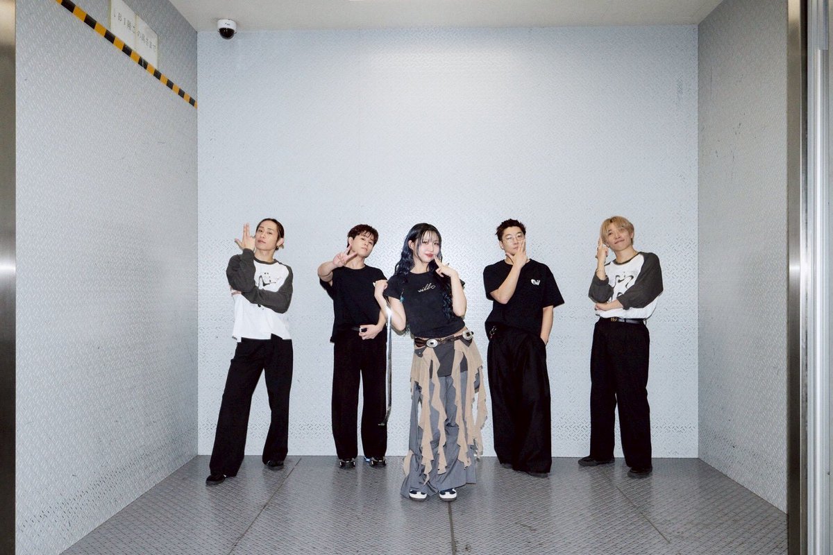 ganmi_official's tweet photo. 昨日は、eillさんの
ACTIONツアー東京公演にGANMIからSUN-CHANG、Kazashi、Mr.D、AOIが出演させていただきました。
ありがとうございました！

6/17の追加公演には
GANMI11名フルメンバーで
ゲスト出演いたします🙏🏻
よろしくお願いします✨
🔗https://t.co/a4b0YMHu5P

#eill
#ACTIONASIATOUR2025_2026 https://t.co/etILI9Yon0