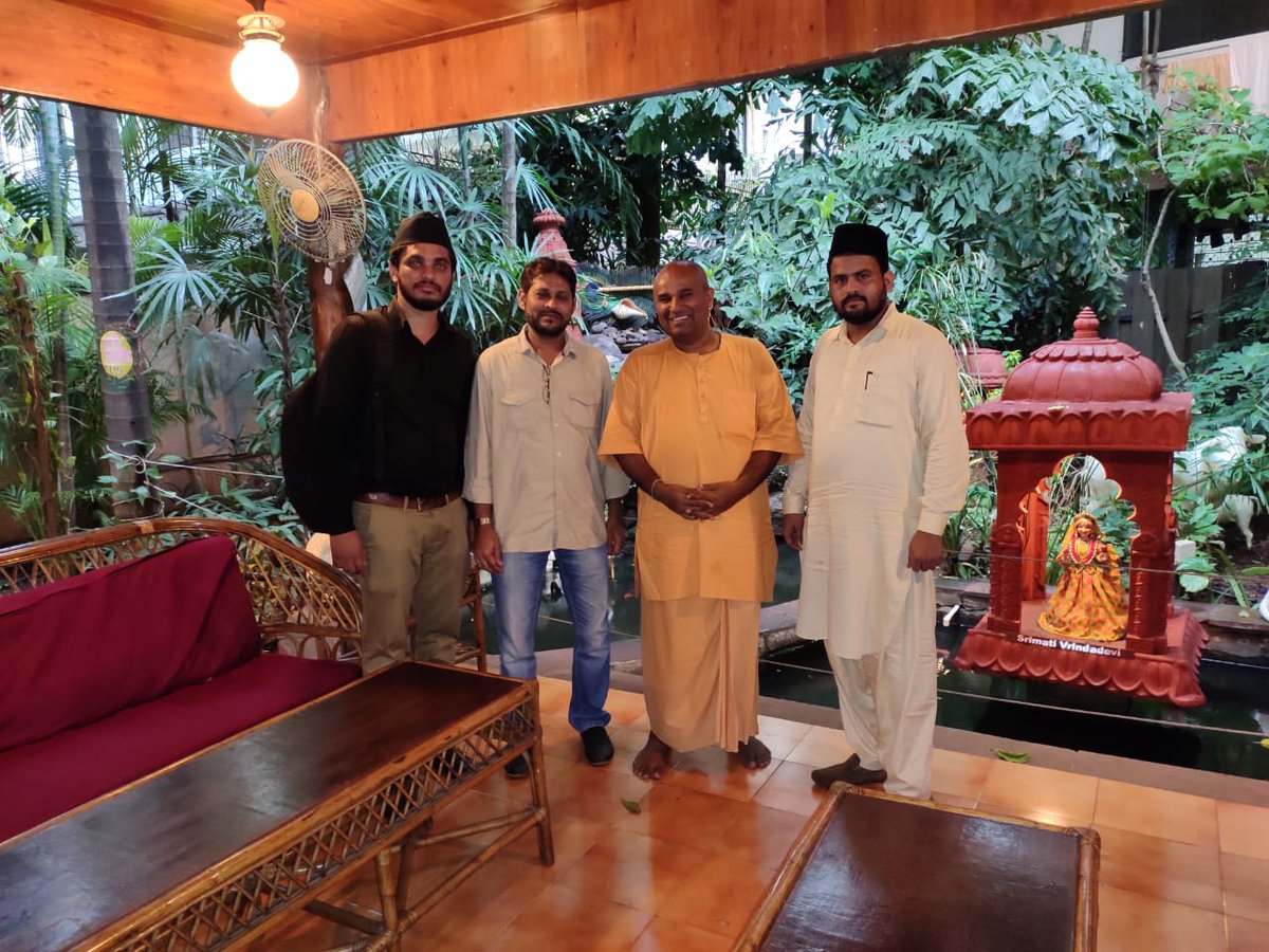thahirfalcon's tweet photo. Unity is the heartbeat of a great nation

Whether through shared smiles or shared goals, the Ahmadiyya Muslim Community stands shoulder-to-shoulder with our Hindu brothers to build a future rooted in mutual respect

​"LOVE FOR ALL, HATRED FOR NONE"

#IslamAhmadiyya_LoveForNation https://t.co/dnj6pRxJI6