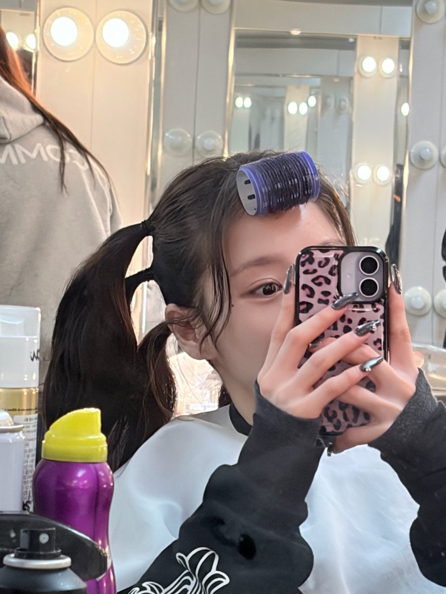 Bunny Blog, tweet media