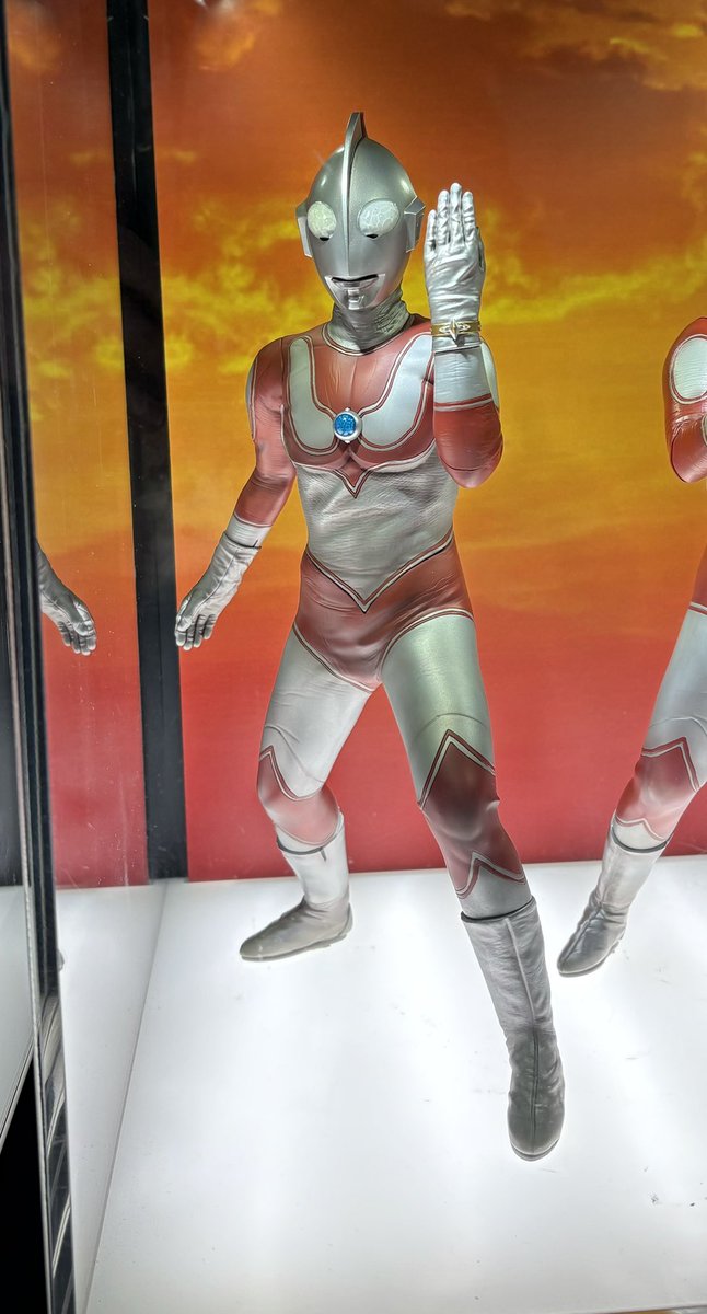 takahahahaX's tweet photo. CCPJAPAN 帰ってきたウルトラマン
ウルトラブレスレット発動ポーズのデコマスを担当させていただきました。 https://t.co/MTS32PBwOF