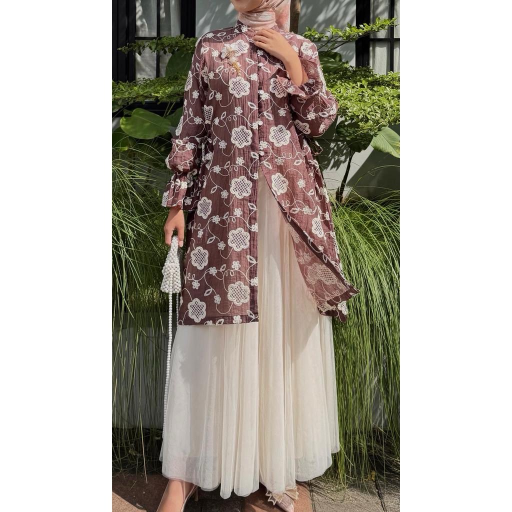 cucumberyoungs's tweet photo. Tunik + celana/rok favorit = beres 😌
Nyaman, nggak ribet, tapi tetep keliatan niat.
https://t.co/DA3oCTzLv6

#TunikDaily #FashionCewek #CasualLook #ThreadsStyle https://t.co/FXAI48eNxd