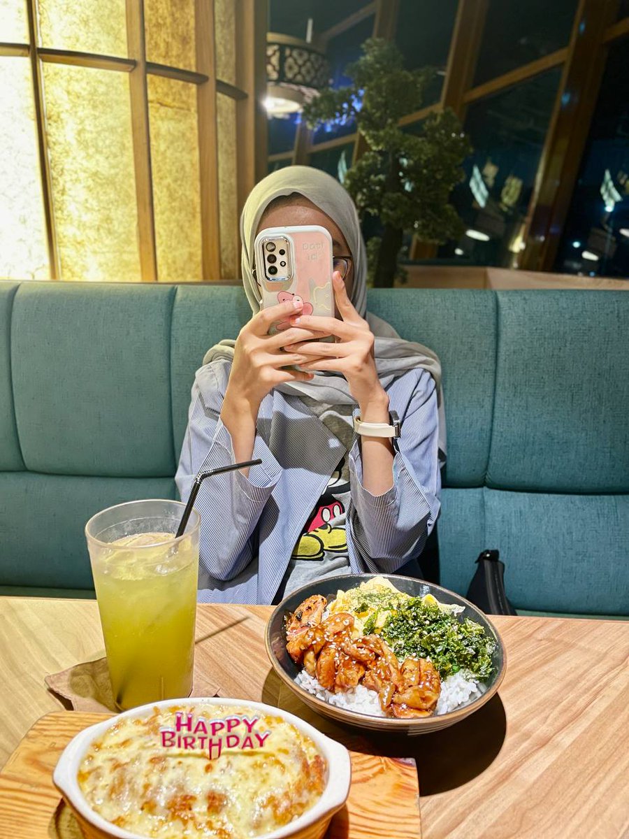 sheweedia's tweet photo. BIRTHDAY TREAT

Akan aku siarkan ke seluruh sosial media, supaya teman2 yang lagi birthday bisa menghadiahi dirinya sendiri🎂❤️

Foto 1: Zenbu, free Mozaru Birthday 
Foto 2: Double U Steak, free Steak Brithday

#birthdaytreat #happybirthday https://t.co/7mAb2uuI8a