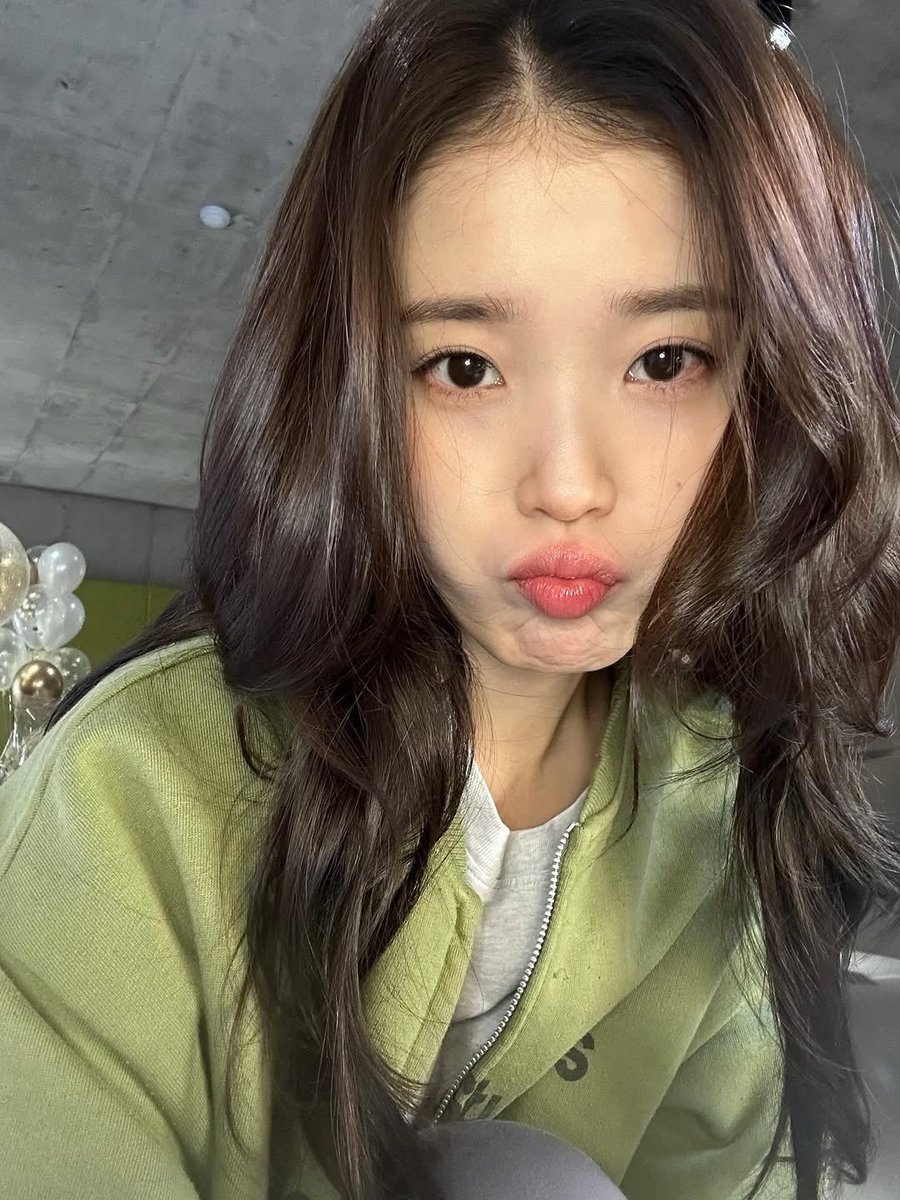 IUteamstarcandy's tweet image. [IU IG] 260207 January Vertical (photo dump)

#IU #아이유 
instagram.com/p/DUcSDhFEoIi/