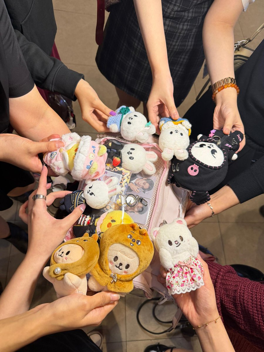 Baru ada tenaganya lagi buat ngepost (hehe) tengkyew lopp 🫶

♡ : <a href="/jejesey1/">jejesey⋆.˚🦋༘⋆</a> <a href="/i_leekn0wsaurus/">irinong (~₍`ỏ´₎~)</a> <a href="/starsraindr0ps/">☯︎ Kin𝜗𝜚˚⋆</a> <a href="/ninoononie_/">ཆི 𝒃𝒓𝒊𝒆 ཆྀ</a> <a href="/tecehh/">t c</a> <a href="/jerinbyun/">🐰🐿🐺🦊</a> <a href="/linozkz/">🪷</a>