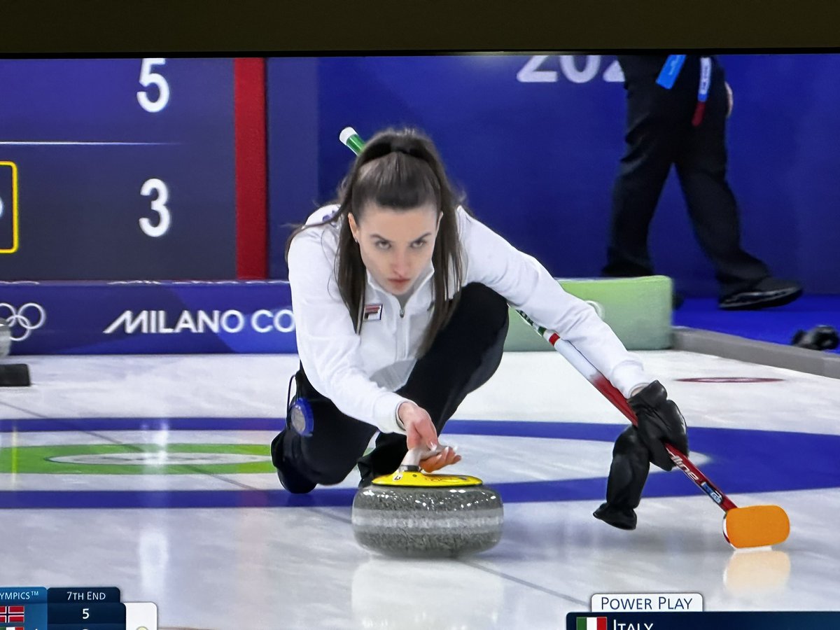 jeffbatesx's tweet image. Ok I admit it

I like watching curling