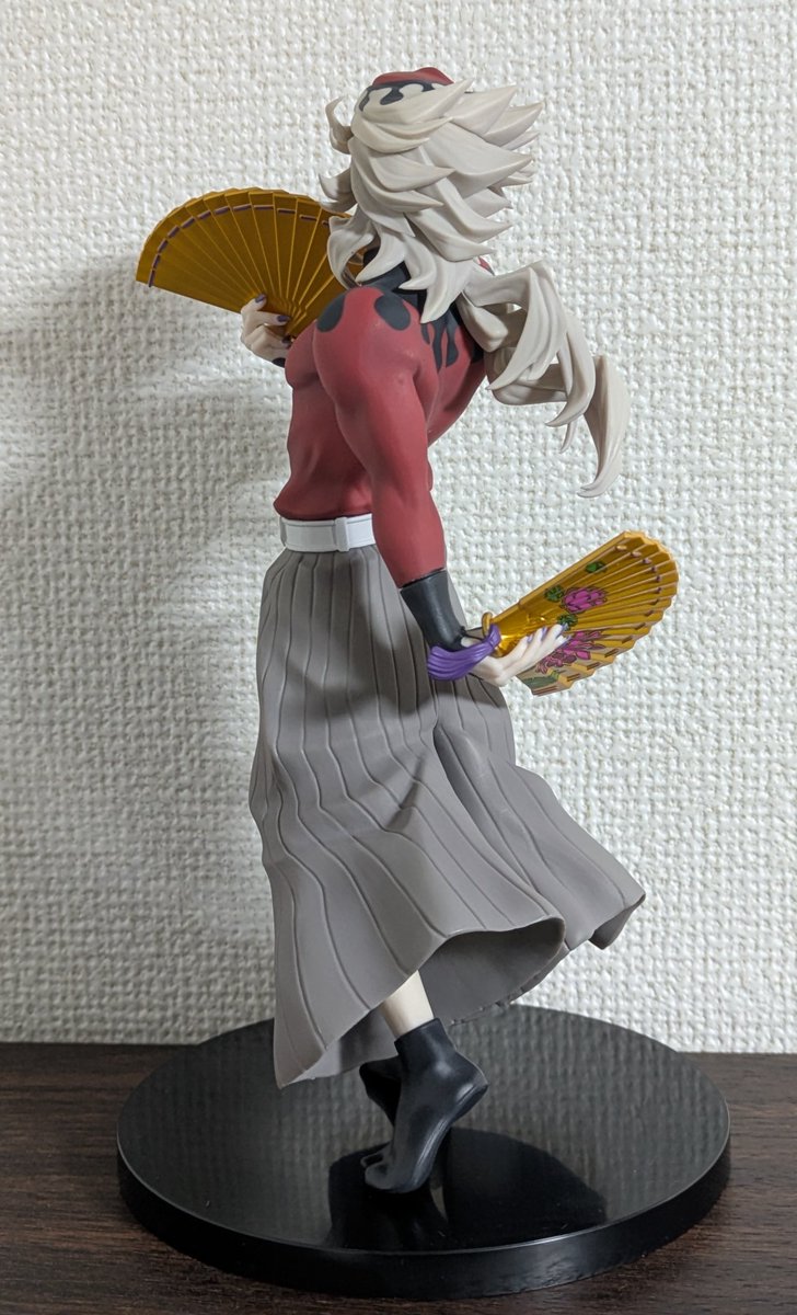 B賞 童磨ノンスケールフィギュアのご紹介です！着物や髪の毛のなびく