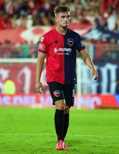 NO ME OLVIDO DE ESTE LIMITADO EH,SUPLENTE EN GODOY CRUZ Y VINO ACÁ A JUGAR DE TITULAR POR SER EL SOBRINO DE MARTINO,Y NO TENGO MIEDO DE QUE ME ESCRIBAN LAS CUENTAS FAKES,JUEGA POR SER EL SOBRINO DE,SALIERON CAROS LOS CAPRICHOS DEL HDP DE MARTINO,ES BURRO LENTO MALO TODO UN HDP