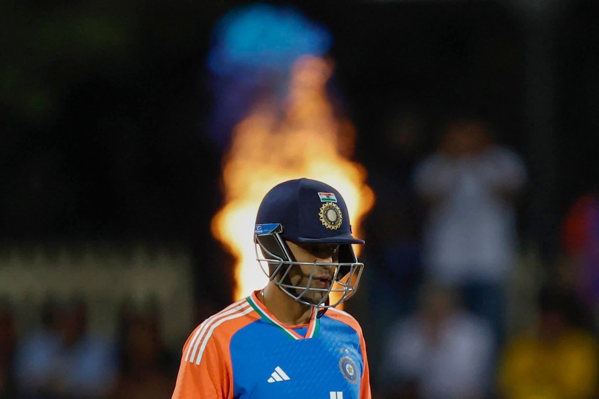 Here is the English translation:
“Brahmins never grew tired, Bhumihars never gave up, Kshatriyas never bowed down…
Everyone has their own history! But whenever time challenged us,
the one who stood firm, beating his chest with pride—was the Yaduvanshi Ahir. 🫡

#INDvUSA”