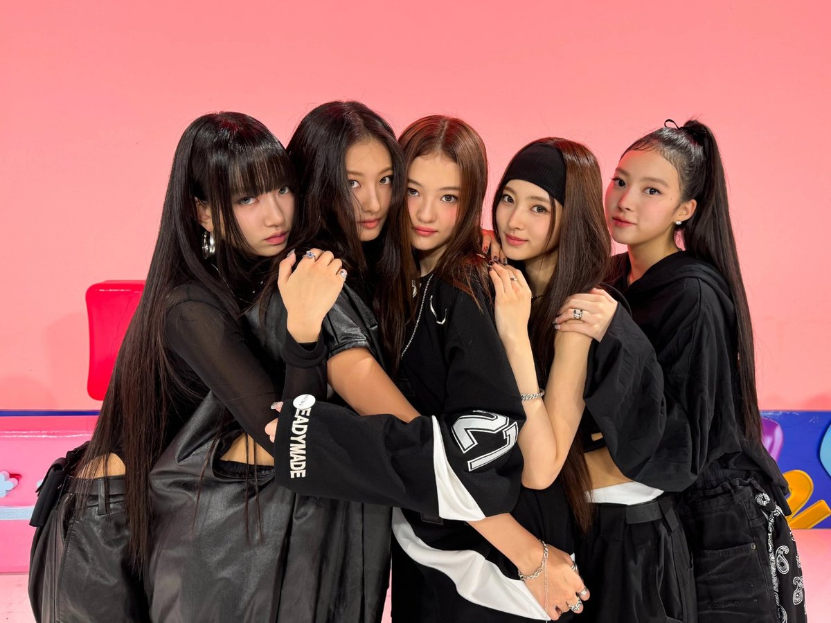 𝙼𝙴𖹭𝚆 ✴︎ ' 𝐛𝐥αck 𝕔αts tweet media