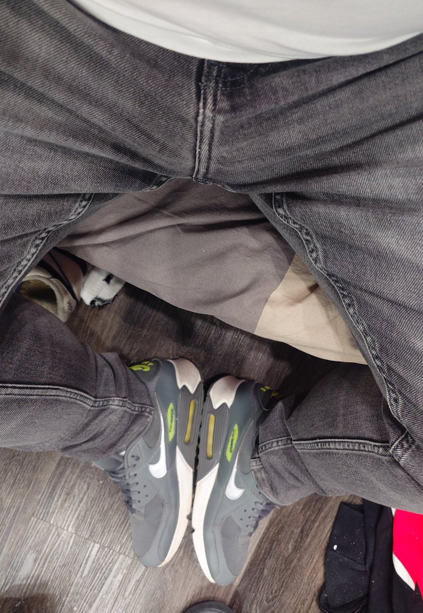 CurwenSimon's tweet photo. #ootd #nike #airmax90 over #whitenike #drifit #socks
#calvinkleinjeans over #CalvinKlein #trunks and all topped off with a #nike #max90 #tee https://t.co/aITwZAOrjD
